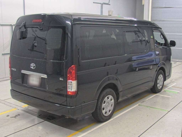TOYOTA HIACE 2018