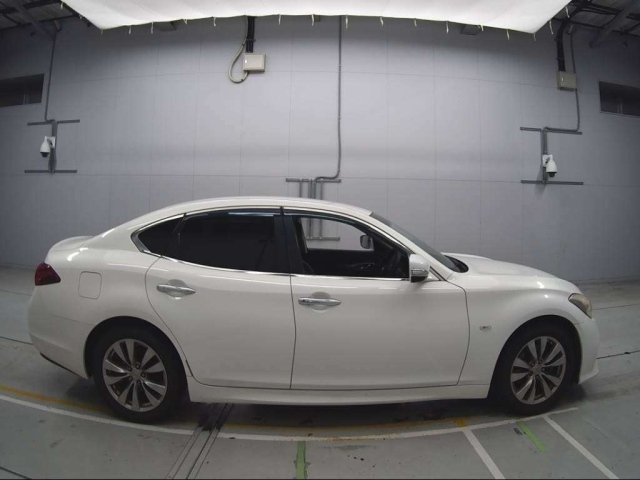 NISSAN FUGA 2012