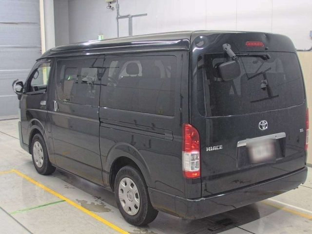 TOYOTA HIACE 2018