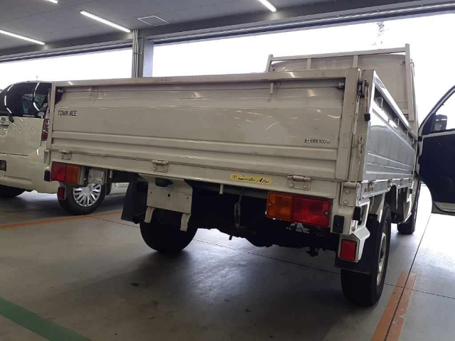 TOYOTA TOWN ACE TRUCK 2013