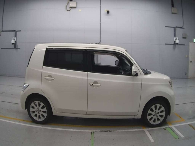 TOYOTA BB 2009