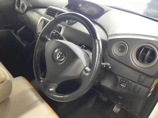 TOYOTA BB 2009