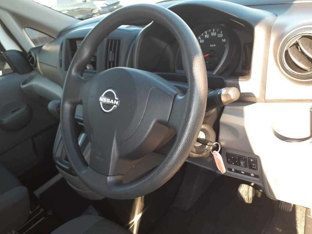 NISSAN NV200 2024