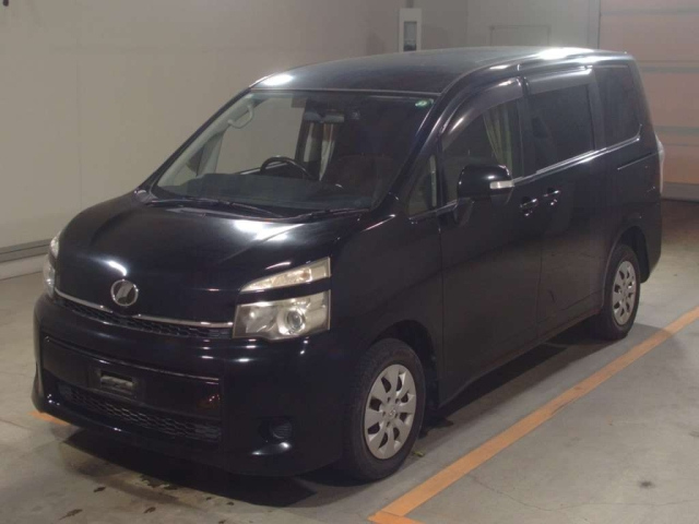 TOYOTA VOXY 2012