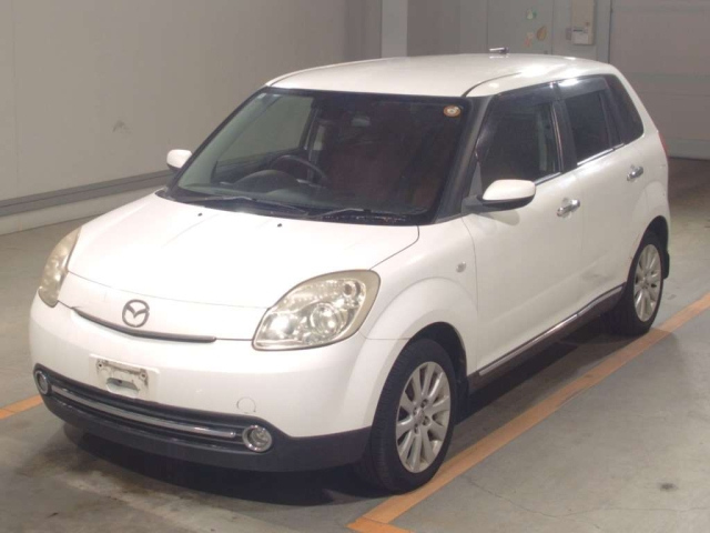 MAZDA VERISA 2010