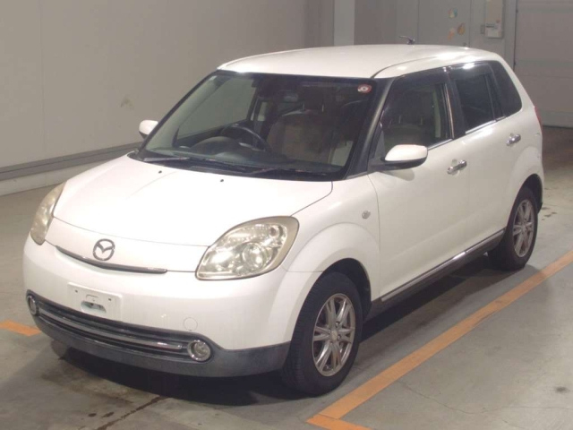 MAZDA VERISA 2010