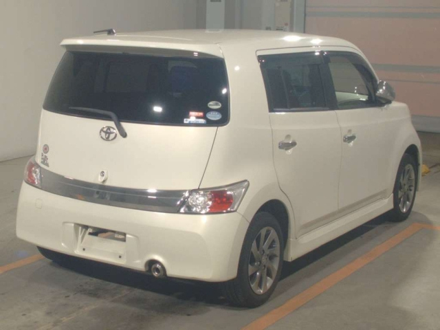 TOYOTA BB 2012