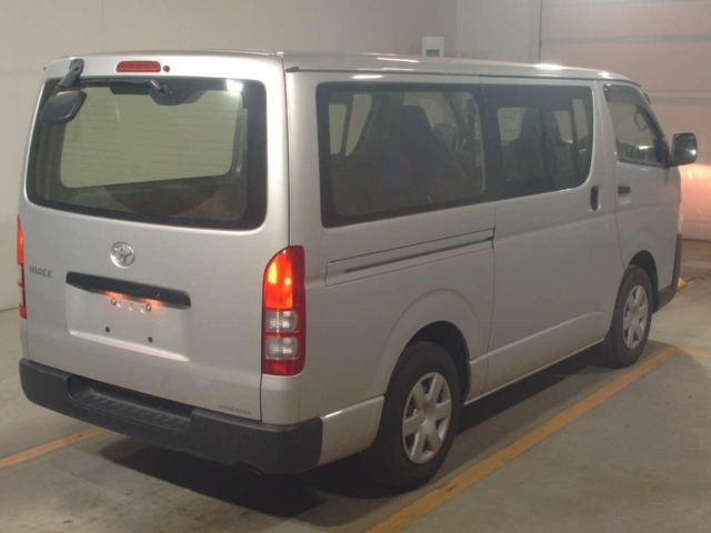 TOYOTA HIACE VAN 2023
