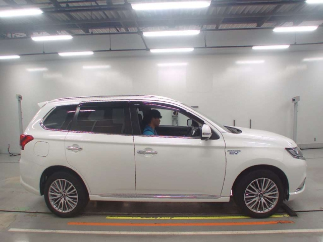 MITSUBISHI OUTLANDER PHEV 2020