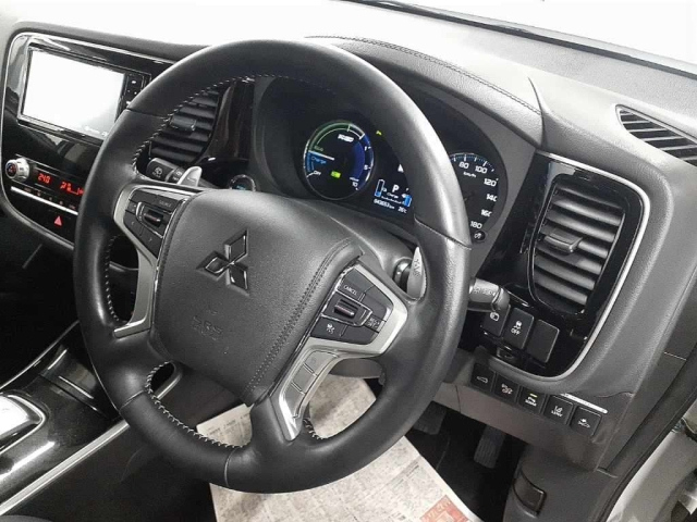 MITSUBISHI OUTLANDER PHEV 2020