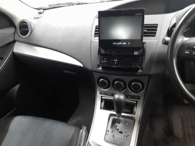 MAZDA AXELA 2009