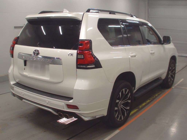 TOYOTA LAND CRUISER PRADO 2022