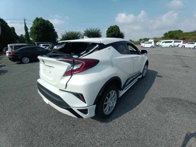 TOYOTA C-HR 2019