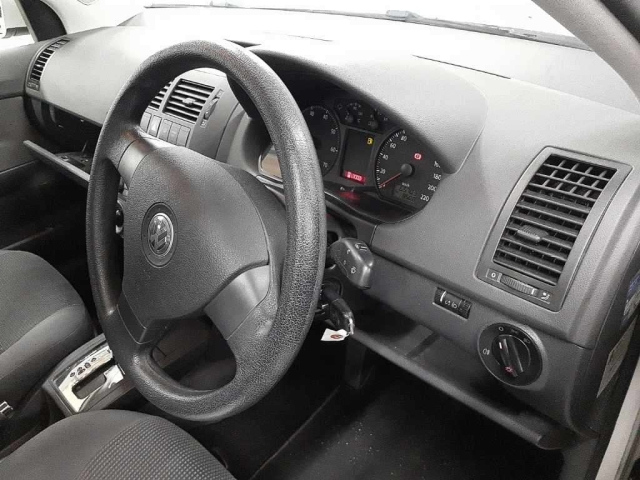 VOLKSWAGEN POLO 2008