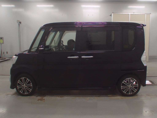 DAIHATSU TANTO 2014