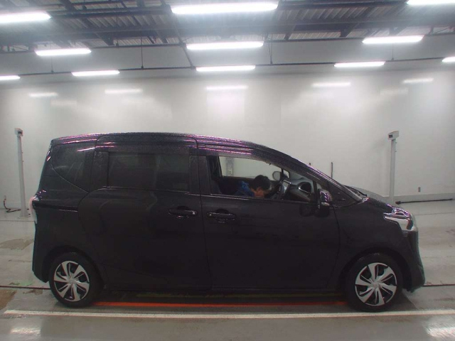 TOYOTA SIENTA 2020