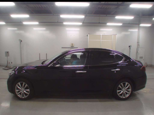 NISSAN FUGA 2018