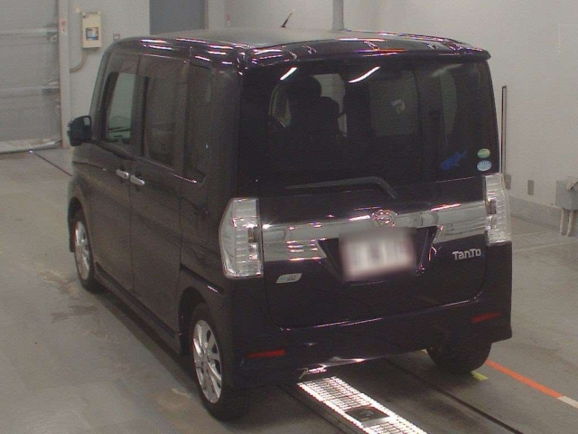 DAIHATSU TANTO 2014