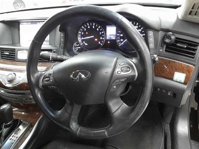 NISSAN FUGA 2018