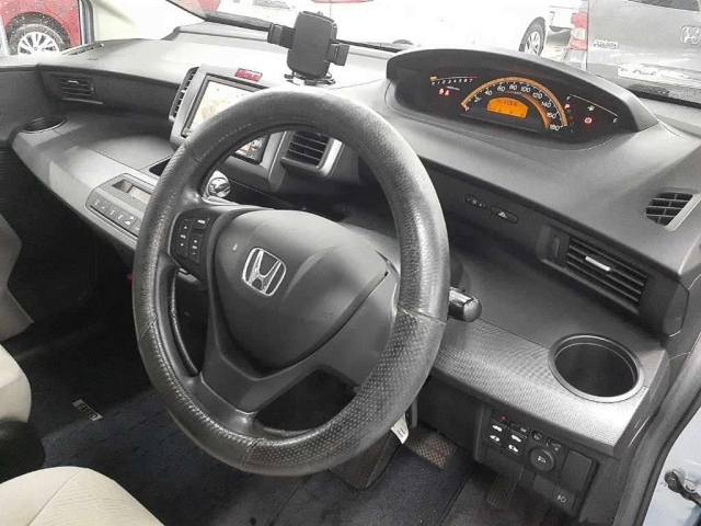 HONDA FREED 2008