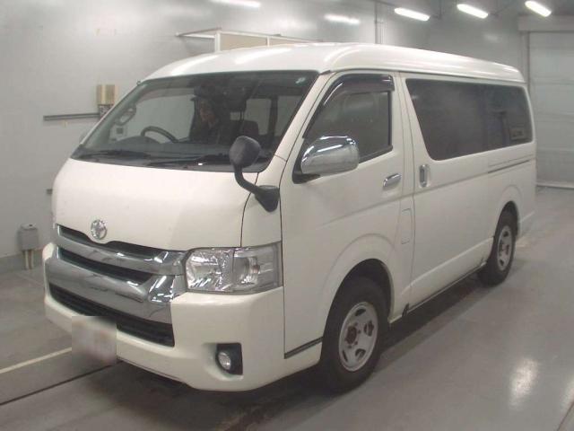 TOYOTA HIACE 2017