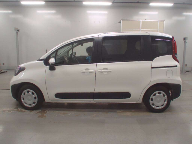 TOYOTA SIENTA 2022