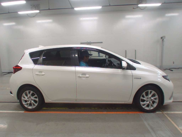 TOYOTA AURIS 2017