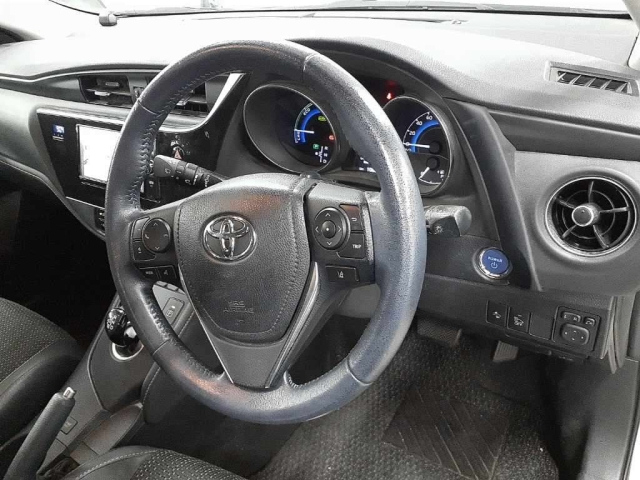 TOYOTA AURIS 2017