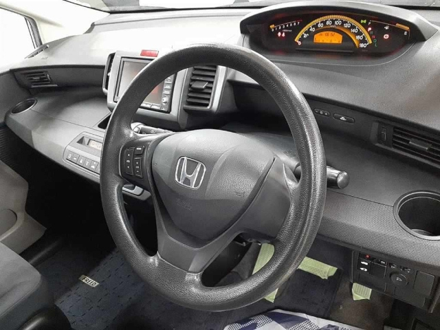HONDA FREED 2008
