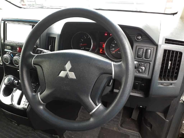 MITSUBISHI DELICA D5 2018