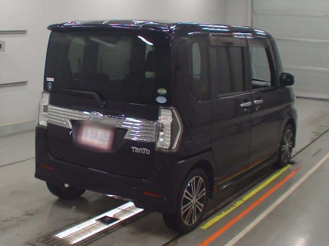 DAIHATSU TANTO 2016