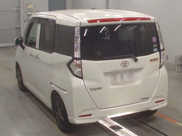 TOYOTA TANK 2017