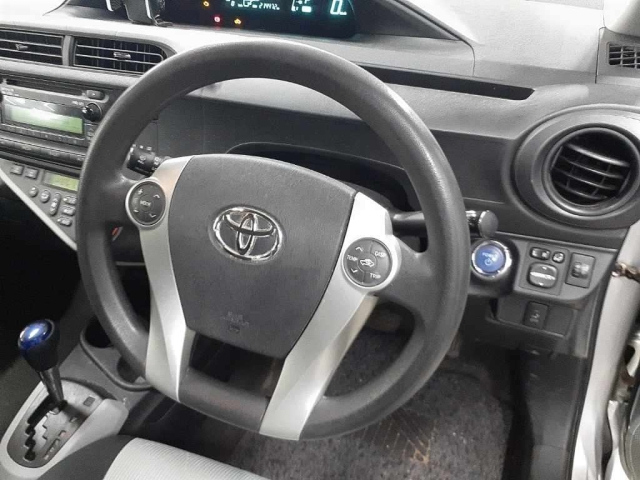 TOYOTA AQUA 2012