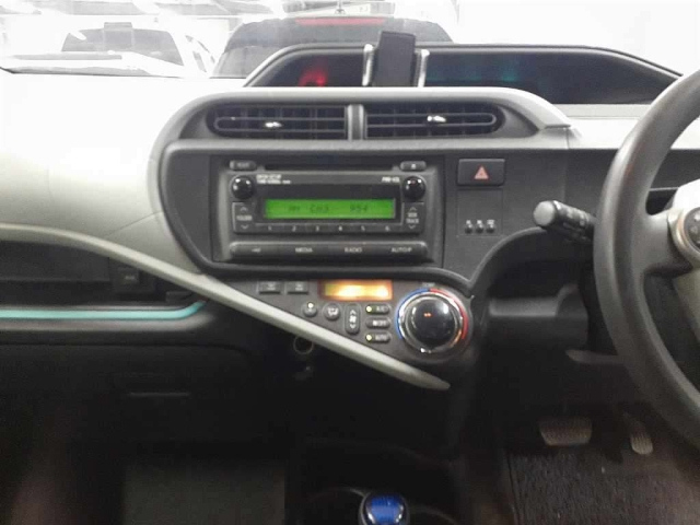 TOYOTA AQUA 2012