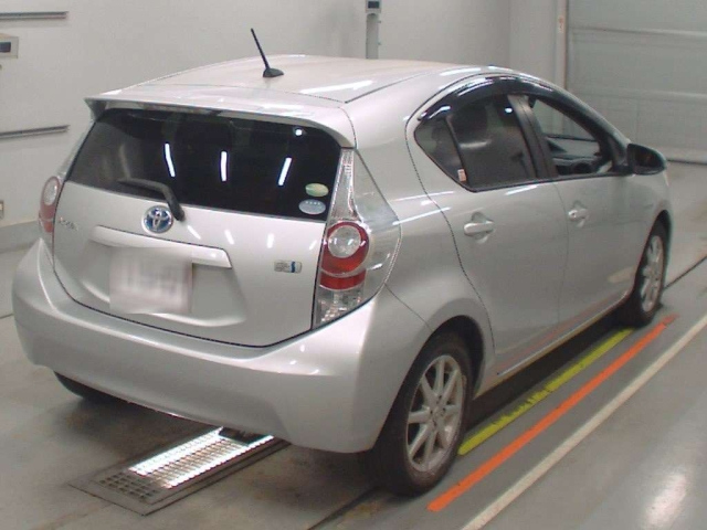 TOYOTA AQUA 2012