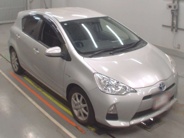 TOYOTA AQUA 2012