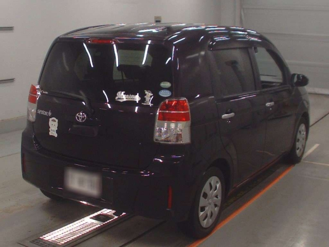 TOYOTA SPADE 2016