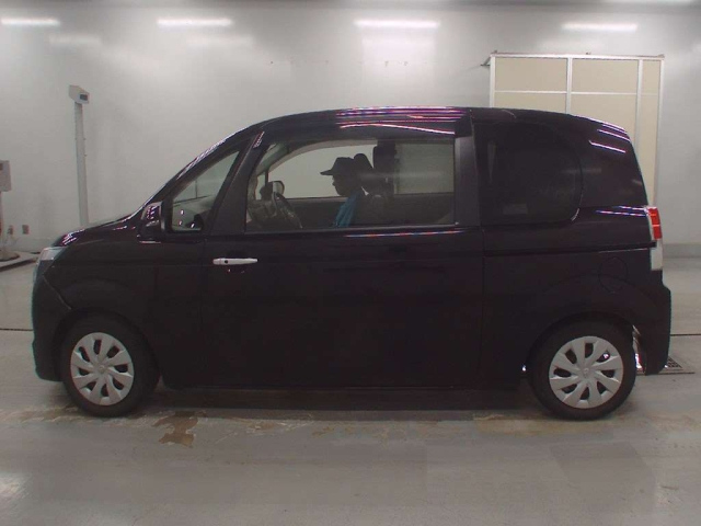 TOYOTA SPADE 2016