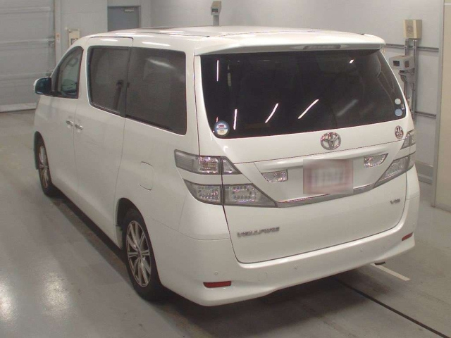 TOYOTA VELLFIRE 2010