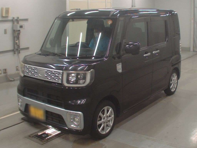 DAIHATSU WAKE 2015
