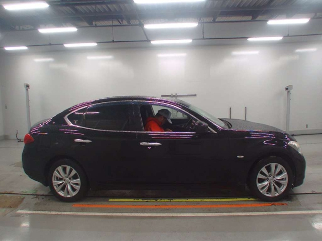 NISSAN FUGA 2014