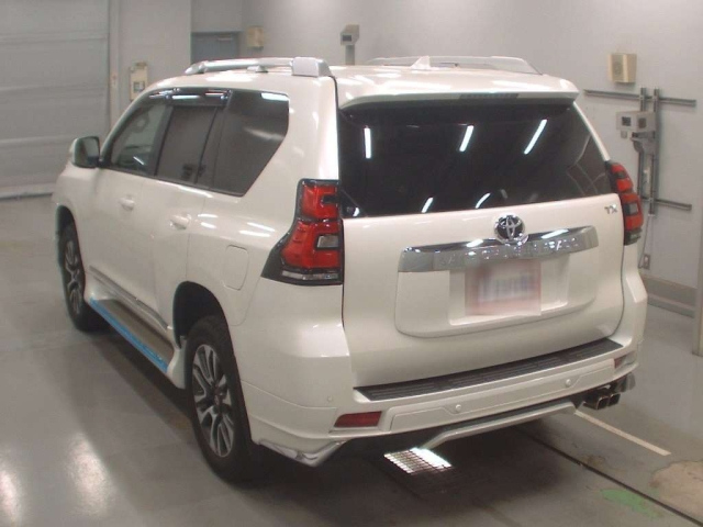 TOYOTA LAND CRUISER PRADO 2022
