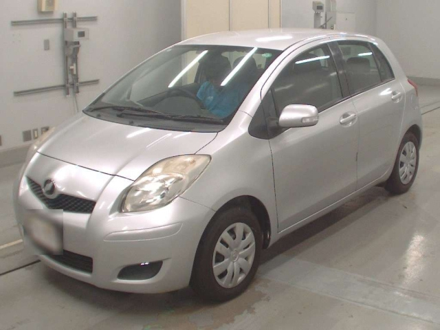 TOYOTA VITZ 2010