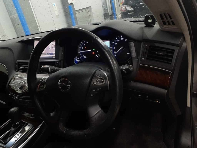 NISSAN FUGA 2011