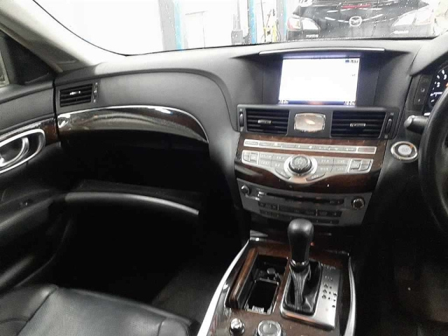 NISSAN FUGA 2011