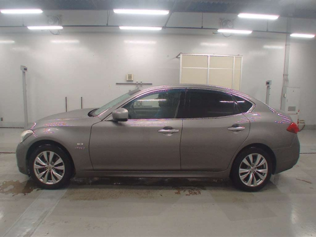 NISSAN FUGA 2011