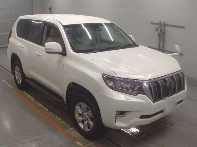 TOYOTA LAND CRUISER PRADO 2019
