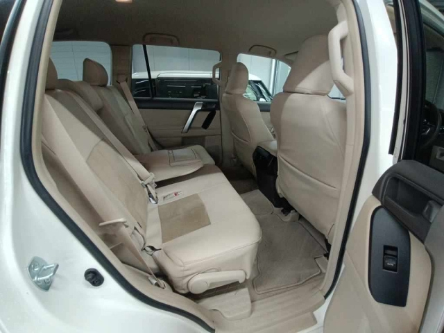 TOYOTA LAND CRUISER PRADO 2019