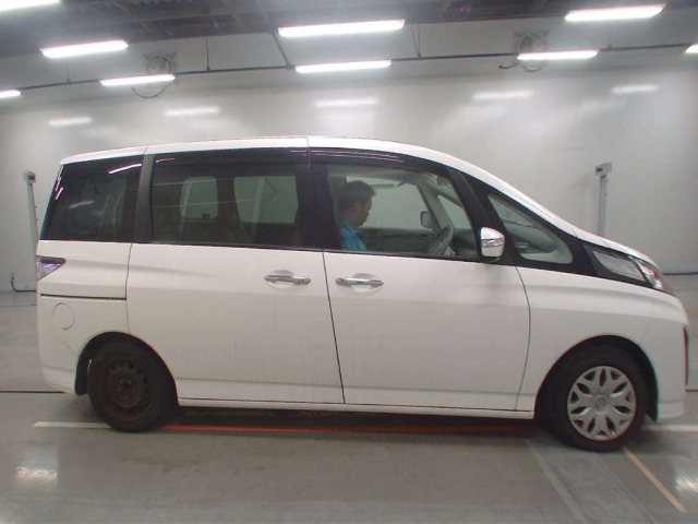 MAZDA BIANTE 2009