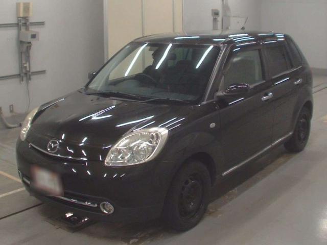 MAZDA VERISA 2010